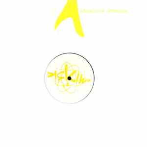 The Glimmers - Kiss Me download free